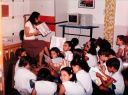 A CONTADORA DE HISTÓRIAS TIA LENICE GOMES